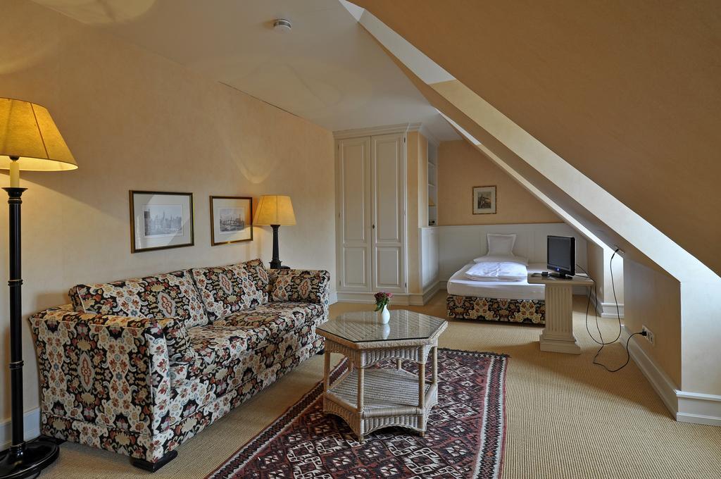 Herrenhaus Von Loew Bad Nauheim Kamer foto